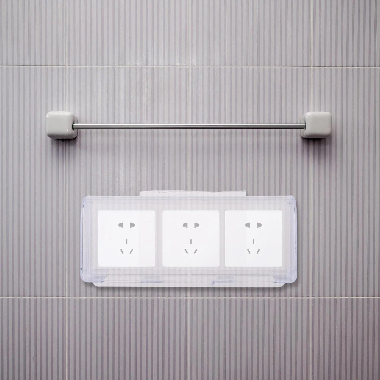 Cabilock Scatola di prese impermeabile per bagno - Protezione autoadesiva per prese - Protezione per spina elettrica ribaltabile - Alloggiamento per presa con coperchio interruttore 11" X