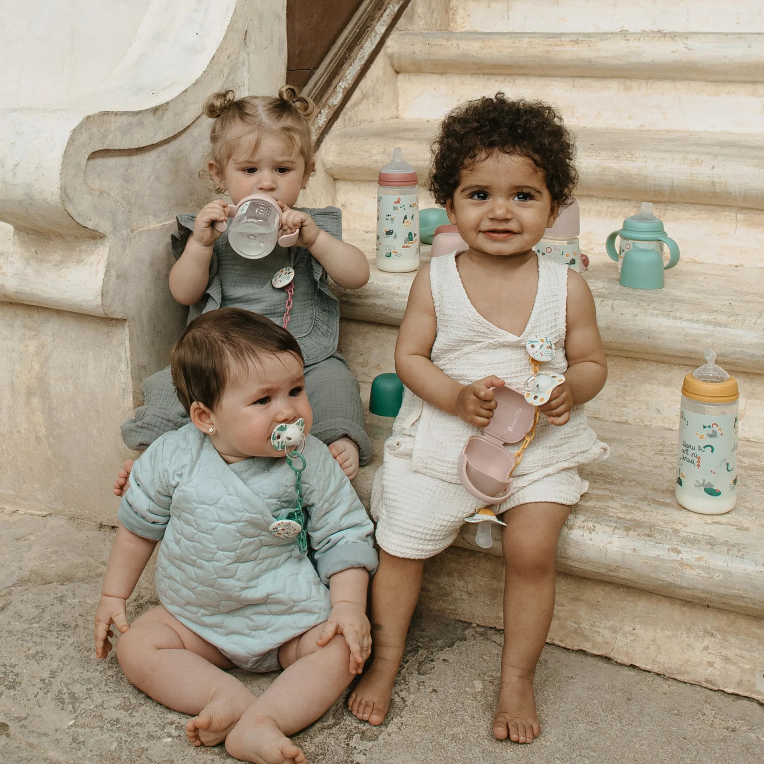 Suavinex Biberon 360 ml, con Tettarella Simmetrica in Silicone SX Pro, con Valvola Anticolica, con Tettarella Flusso Medio, L, per Bambini +6 Mesi, Walk in the Park Verde