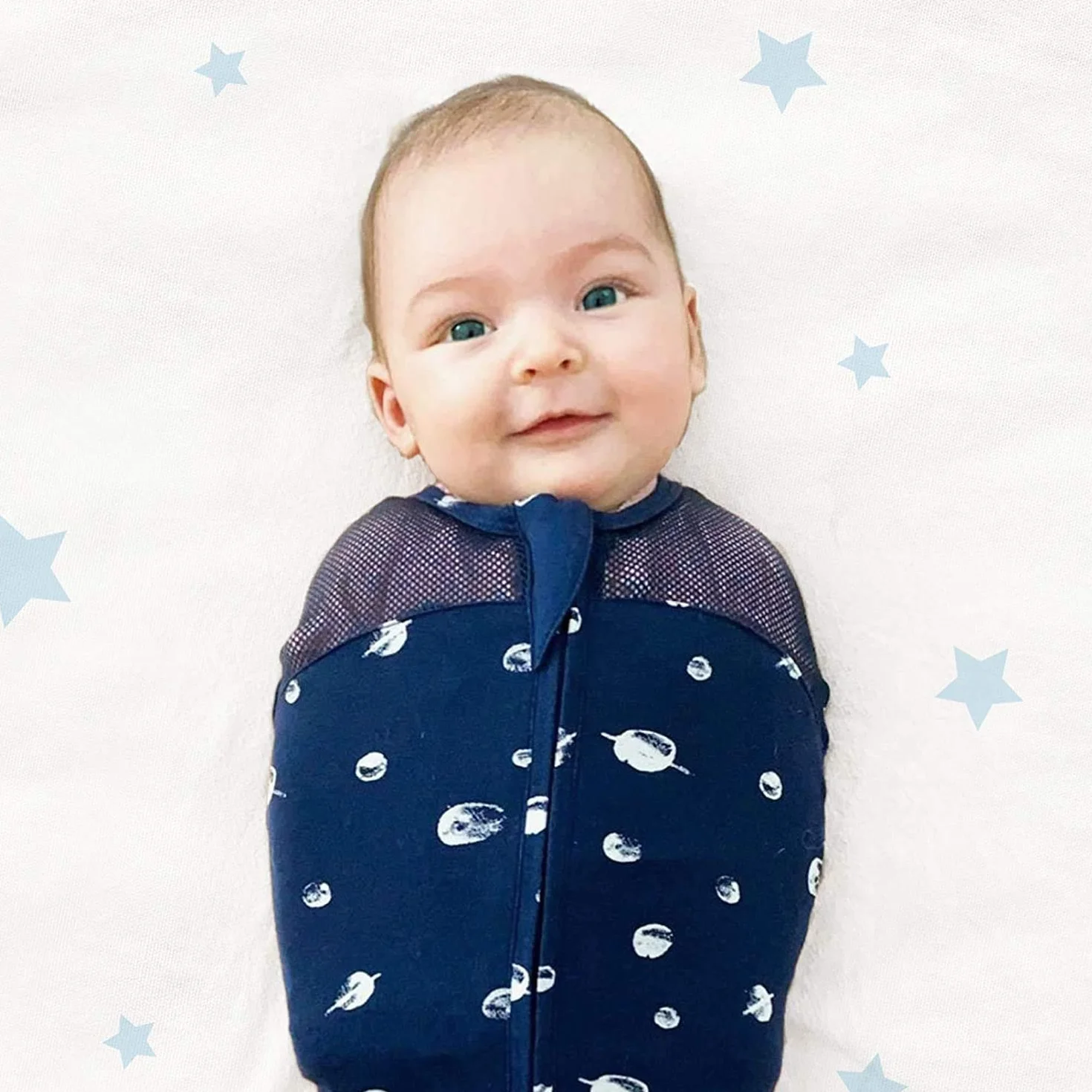 Happiest Baby Sleepea Fasciatura Rapida - Cotone 100% Biologico - Favorisce un Corretto Sviluppo Delle Anche (Pianeti Notturni, Medio)