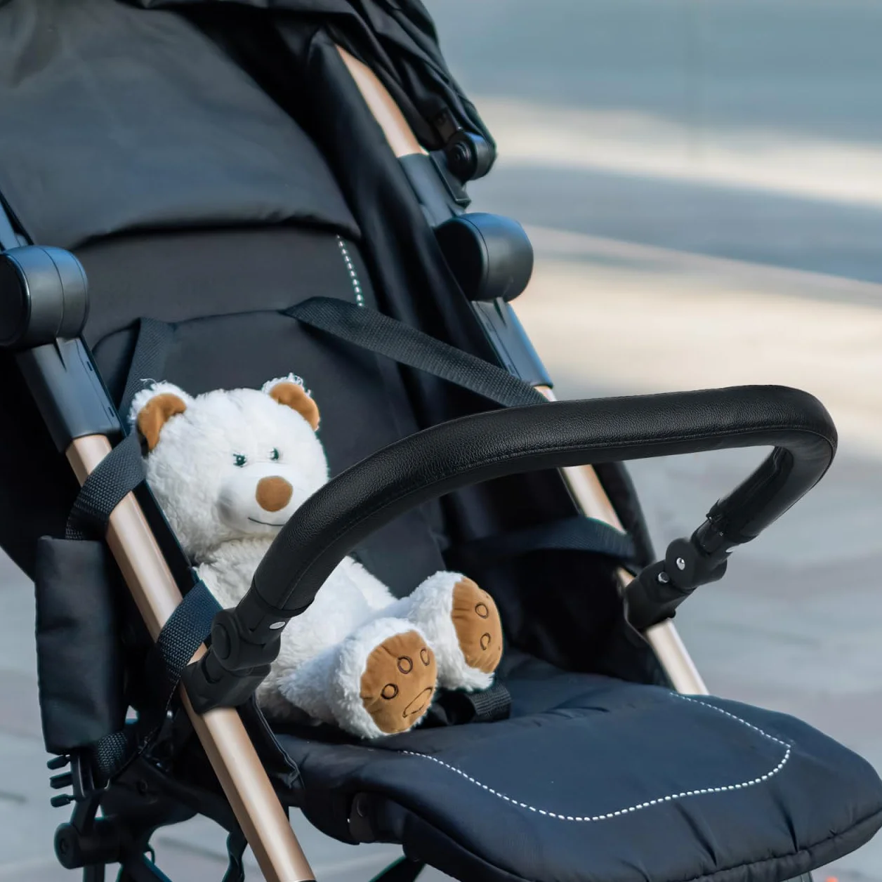 Alipis Universale Passeggino Paraurti Bar Corrimano Passeggino Maniglia Estensore Cuoio e Tubo di Ferro Baby Buggy Accessorio Adatto Oltre 98 Passeggini 15.4X13.6X2 Pollici