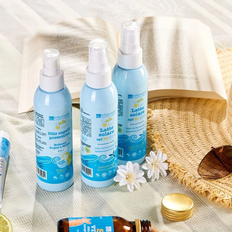 La Saponaria | Latte Solare con filtri fisici, protezione alta-media-bassa, con spray pratico, facile da spalmare e ideale per tutta la famiglia – 125 ml (50, Fattore di protezione solare (SPF))