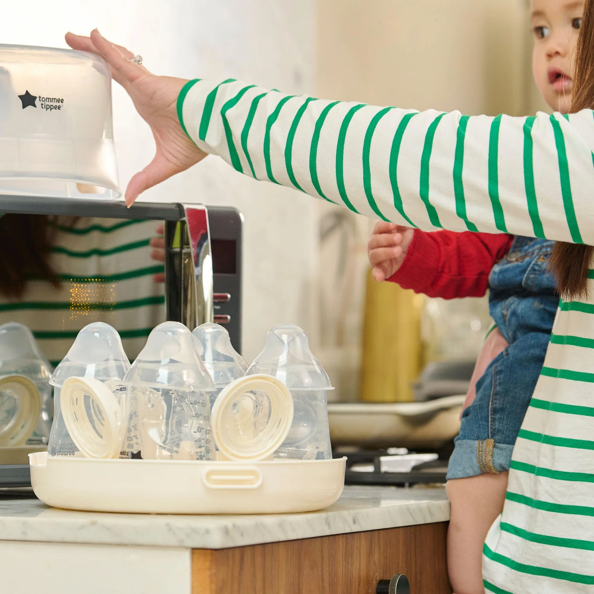 Tommee Tippee Sterilizzatore a vapore per microonde per biberon e accessori