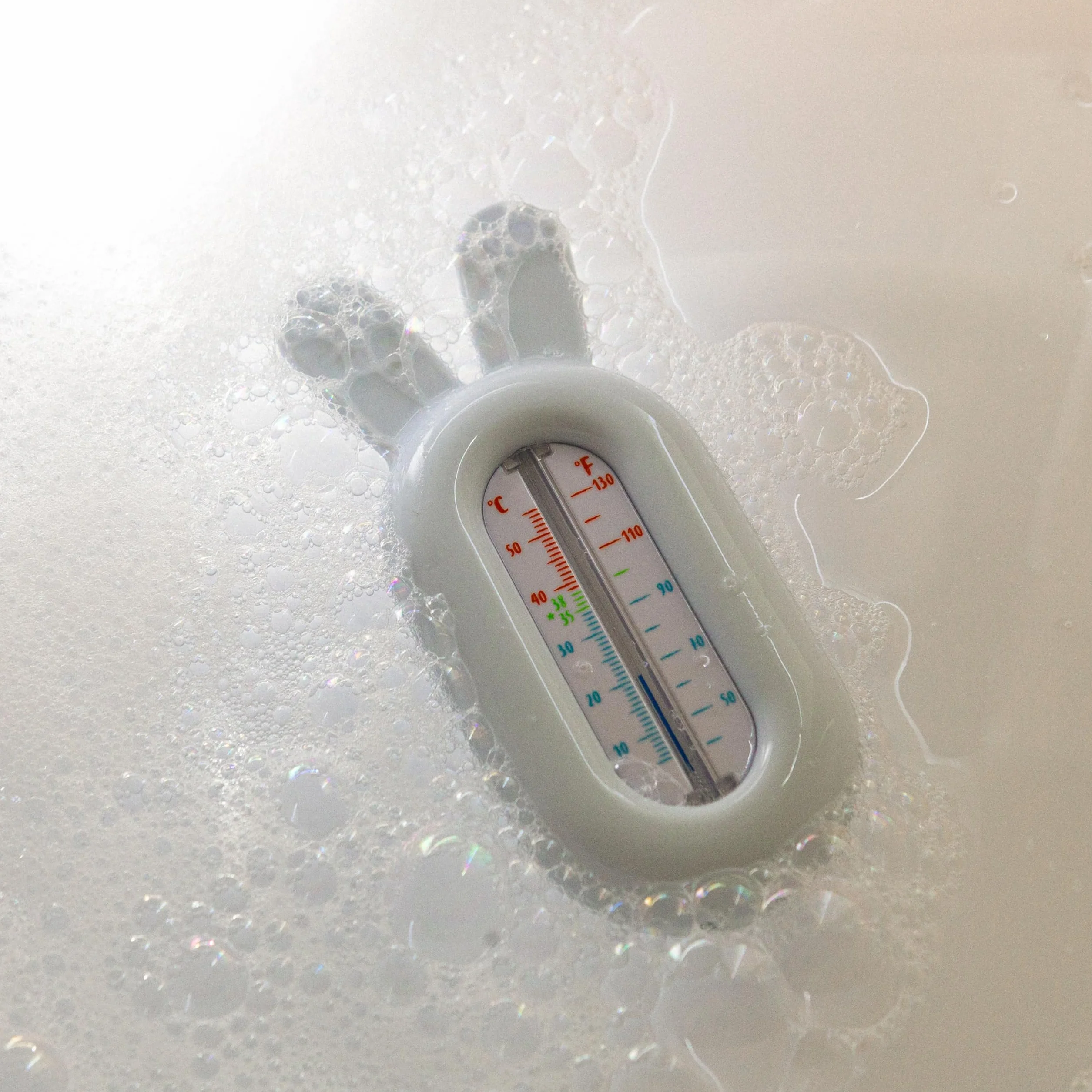 Suavinex, Termometro da bagno per bambini + 0 mesi, termometro per acqua, senza mercurio, preciso e con scala di colori, robusto e facile da difendere, Dreams blu