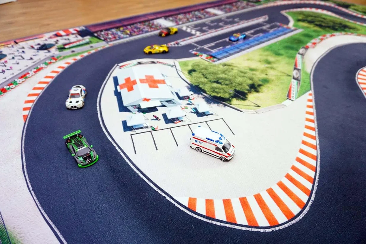 tappeto stradale per bambini, ideale per giocare con auto. Tappeto antiscivolo per cameretta con circuito Race Track in stile Formula 1. 180 × 120 cm