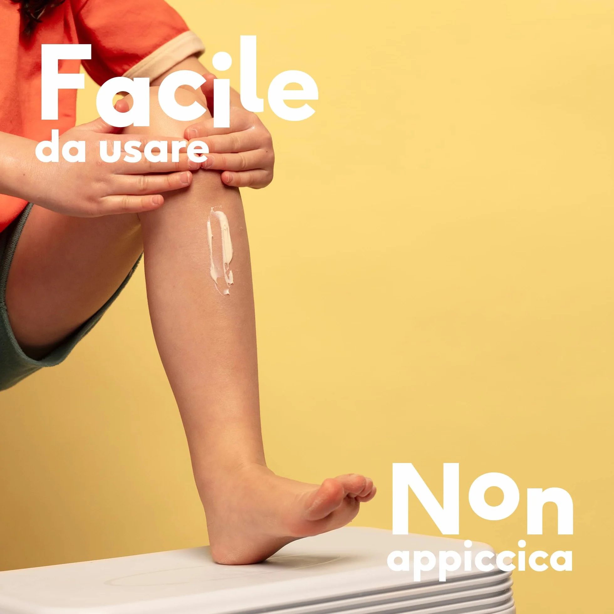 Naïf - Lozione solare per bambini - SPF 50 - Dai 3 anni - Protezione UVA e UVB - Resistente all'acqua - Dermatologicamente testato - Senza microplastiche - Profumato - 100 ml