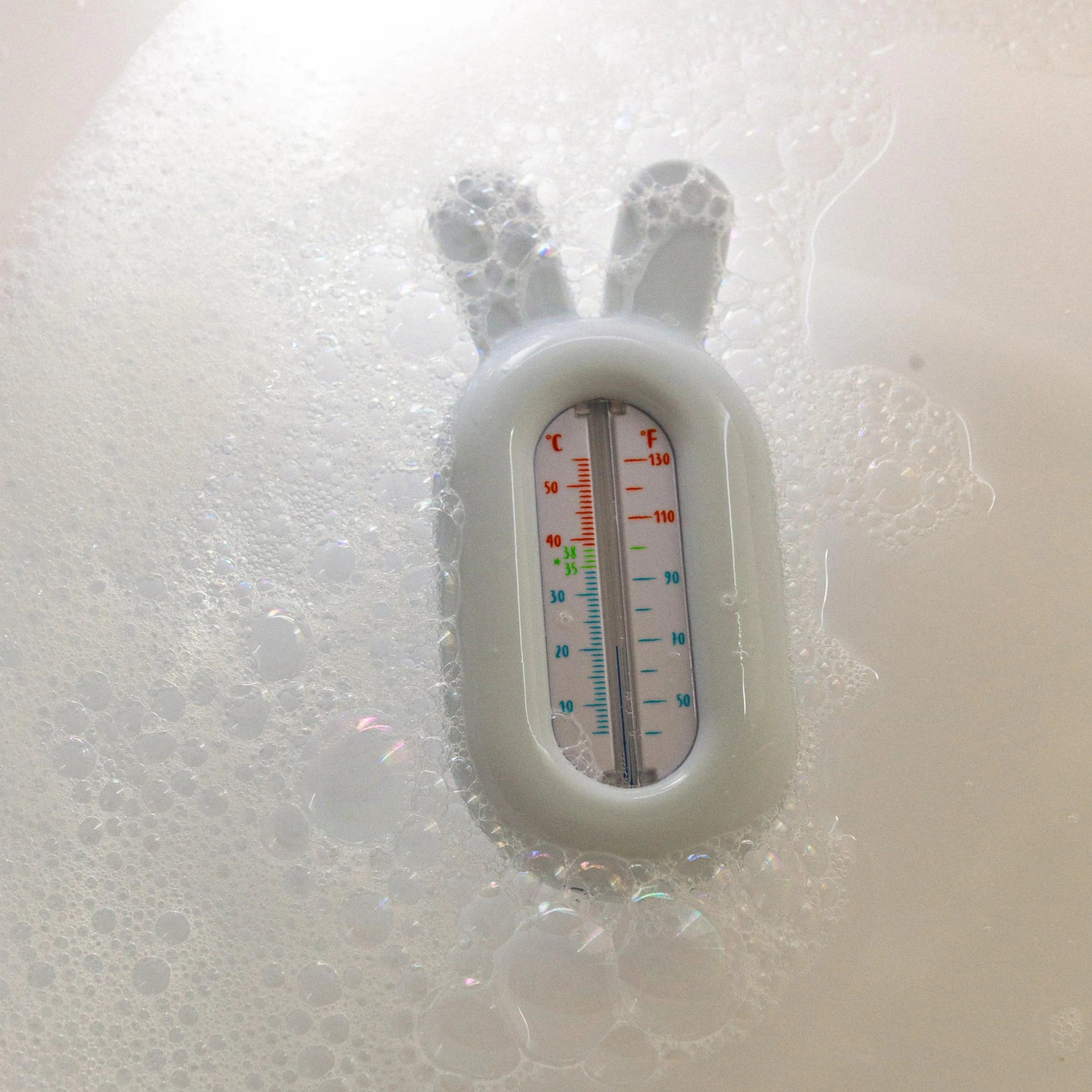 Suavinex, Termometro da bagno per bambini + 0 mesi, termometro per acqua, senza mercurio, preciso e con scala di colori, robusto e facile da difendere, Dreams blu