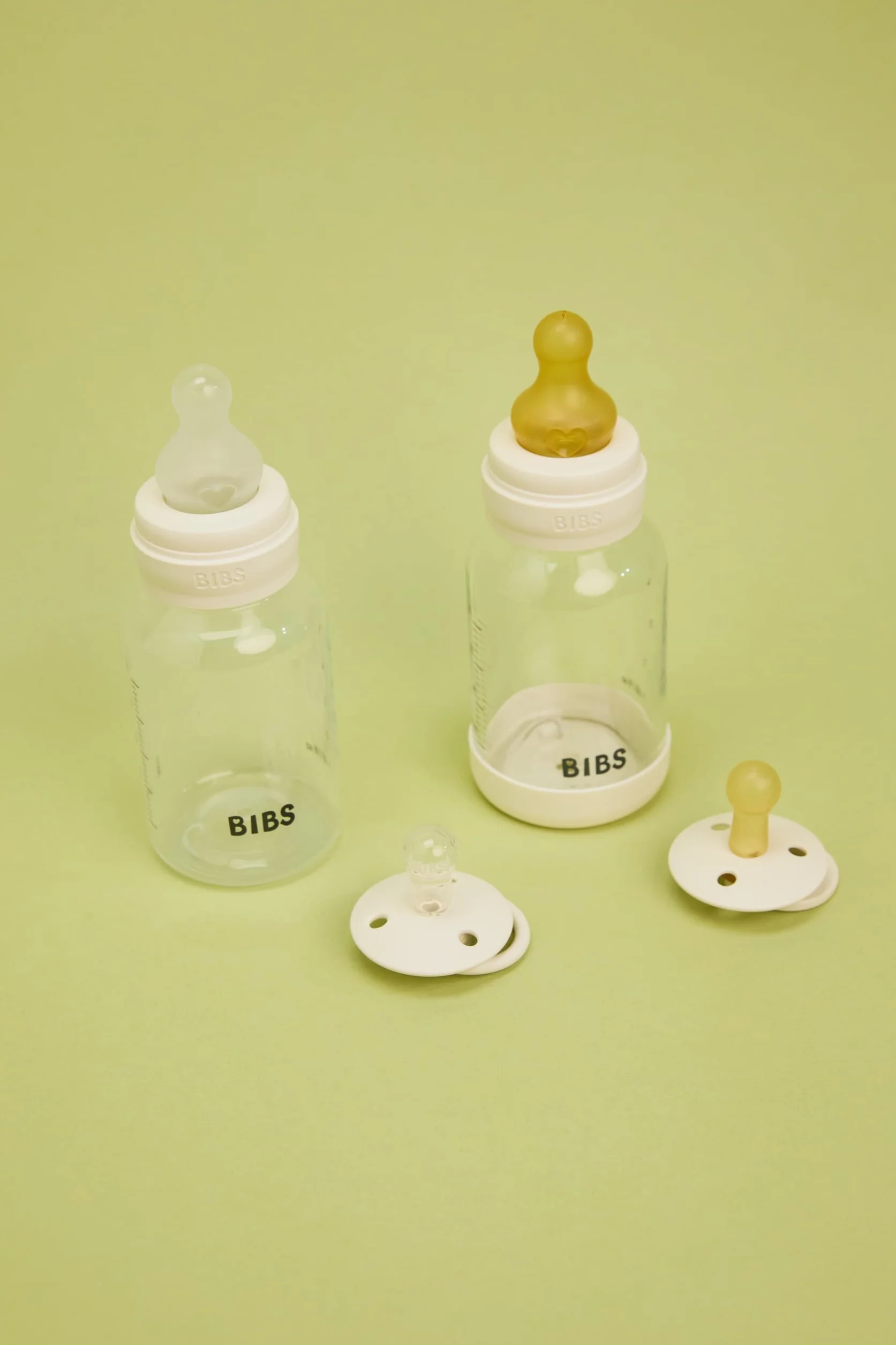 Biberon in vetro BIBS. Anti-coliche. Set di 2.Tettarella rotonda in Silicone. Favorisce l'allattamento naturale al seno, Complete Set - 240 ml (Pack of 2), Ivory