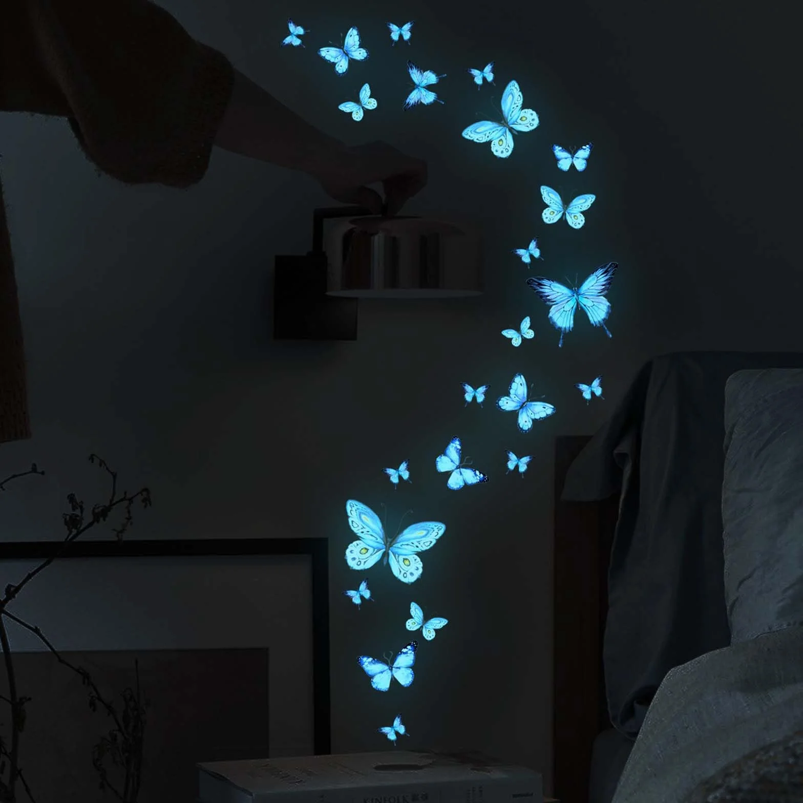 Adesivi Murali Luminose Fluorescenti al Buio, Stickers Murali Farfalla Decorazioni Parete Effetto Notte per Camera da Letto Soggiorno Cameretta Bambini Farfalle Decorative Blu