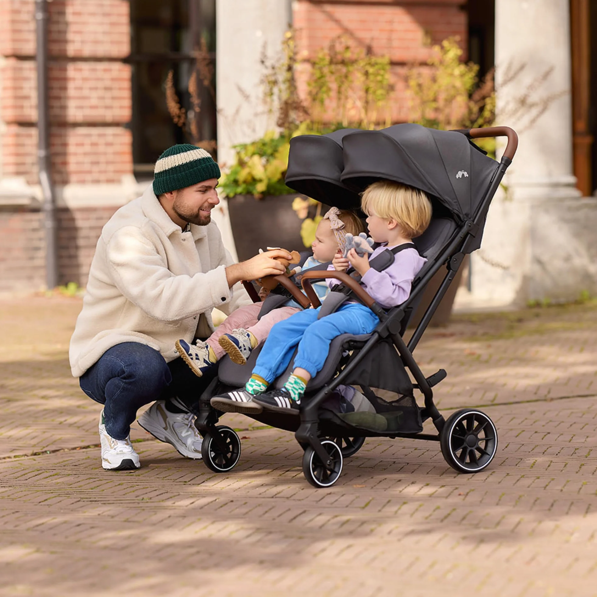 Bebeconfort Mane Passeggino Gemellare Leggero, 0-22 kg, Chiusura Automatica, Passeggino Doppio Pieghevole e Reclinabile, Corrimano, Parapioggia, Cestello Capiente (8 kg), Mineral Graphite