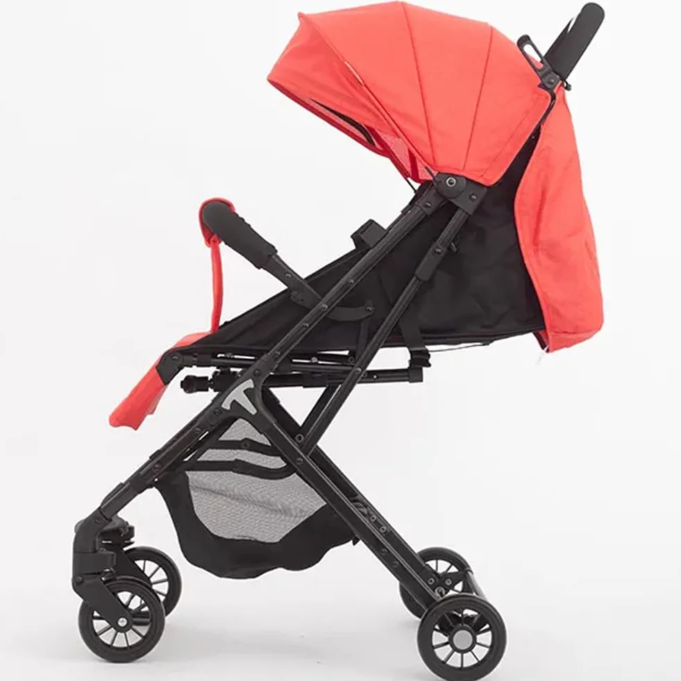 BAKAJI Passeggino Pro Ultra Leggero con Chiusura Facilitata Portata Massima 15 kg, Schienale Reclinabile con Cintura di Sicurezza a 5 Punti, Pieghevole con Una Mano, Salvaspazio (Rosso)