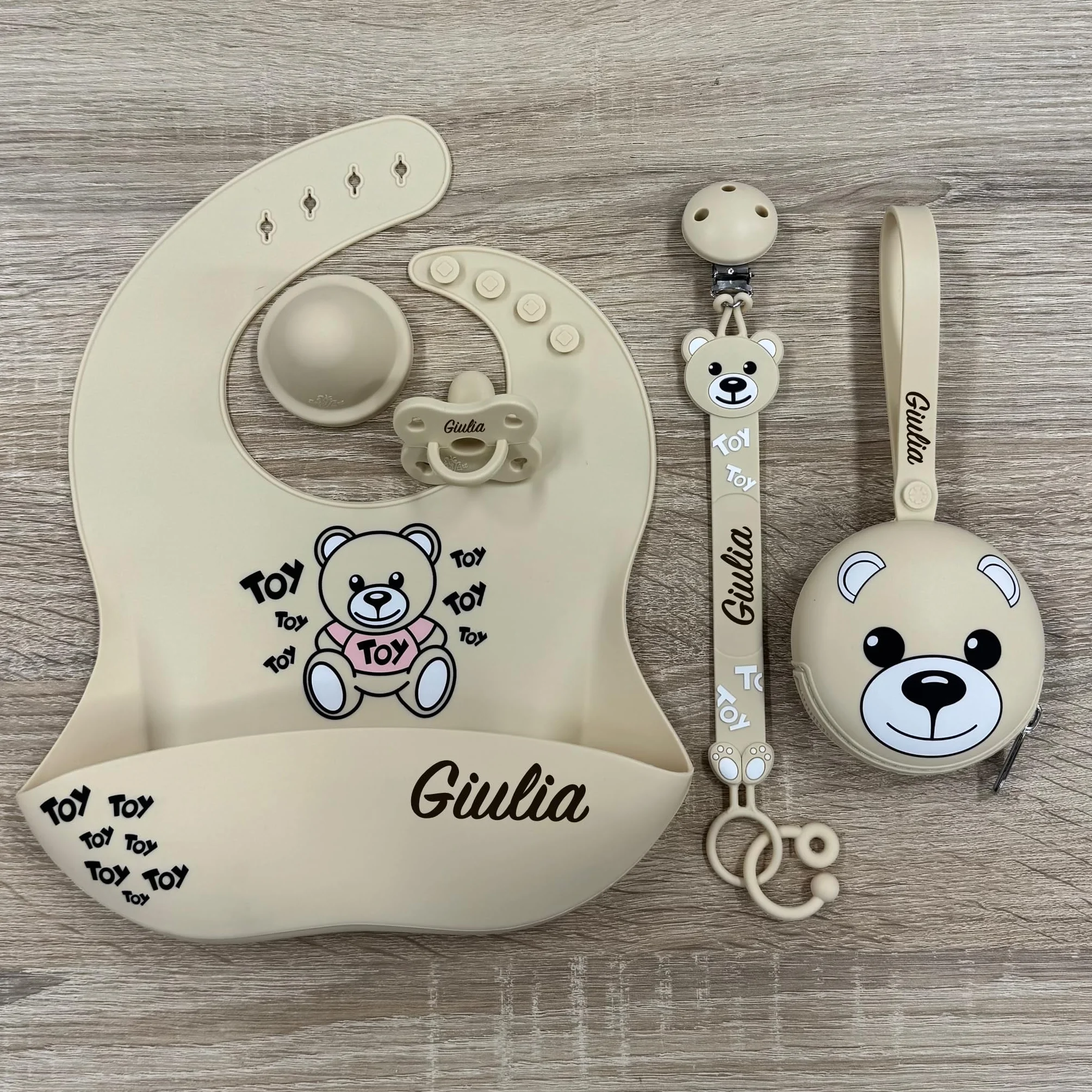 NOVITÁ Fettuccia IN SILICONE, per ciuccio personalizzata con nome, orsetto, BABYJART, lavabile,sicura per il bambino,compatibile con ciuccio MAM e CHICCO AZIENDA ITALIANA, MADE IN ITALY! Orso Beige