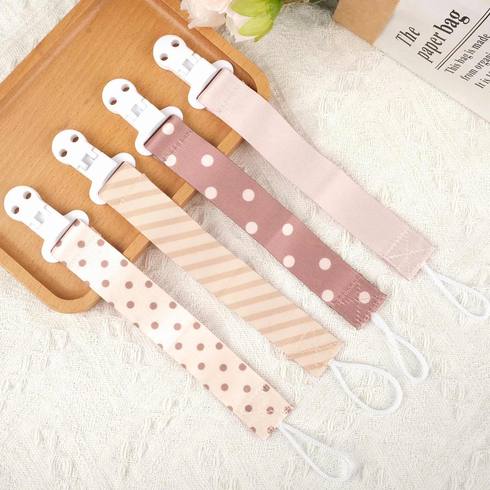 4 Pezzi Catenelle per Ciuccio, Portaciuccio Neonato con Clip, Adattatore Universale per Ciucci Giocattoli e Anelli da Dentizione – per Maschio e Femmina (A)