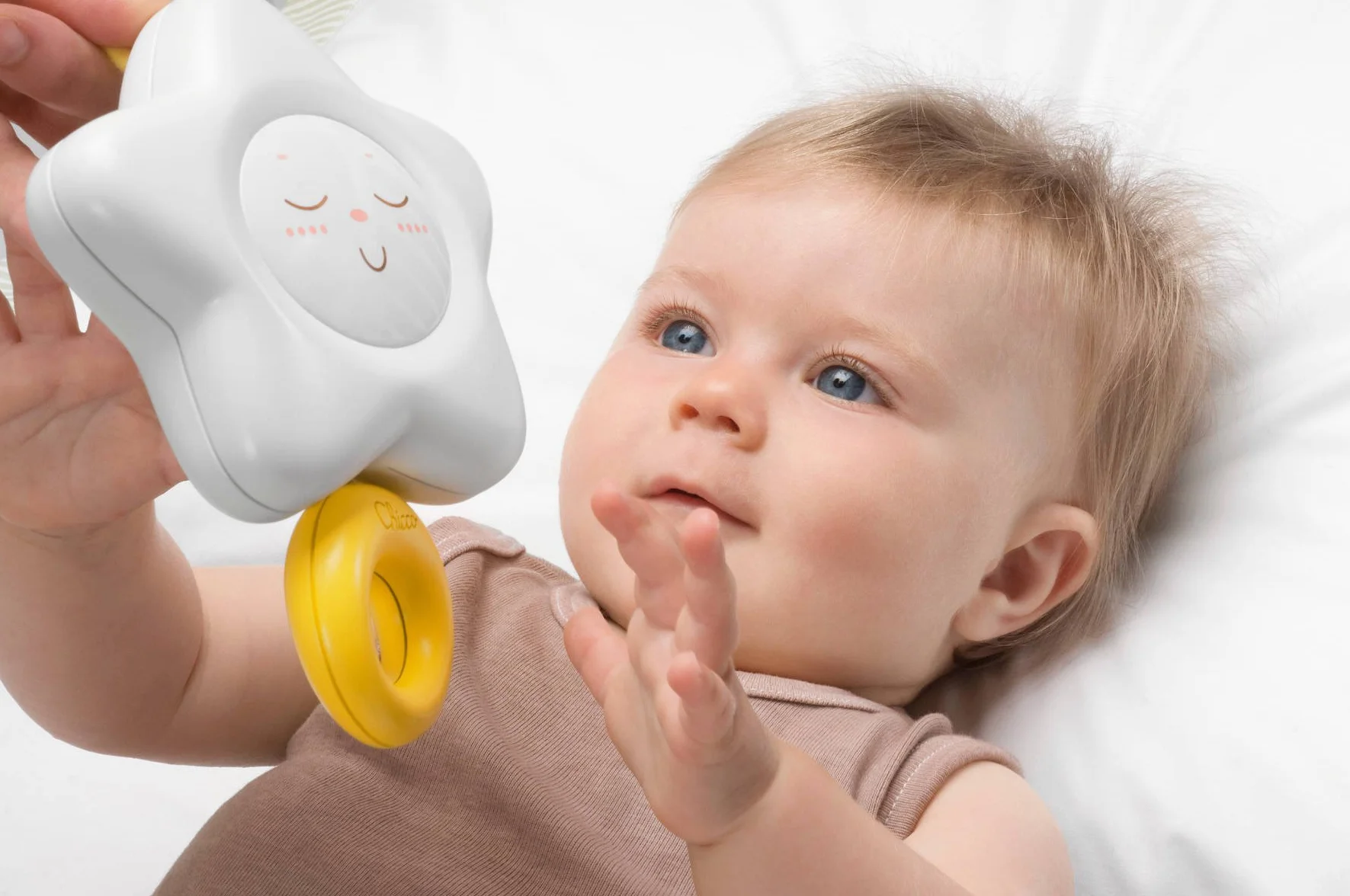 Chicco Carillon Ninna Stella per Bambini, Dolce Carillon a Forma di Stella con Delicate Melodie, Facile da Agganciare a Culla o Lettino, 0 Mesi +