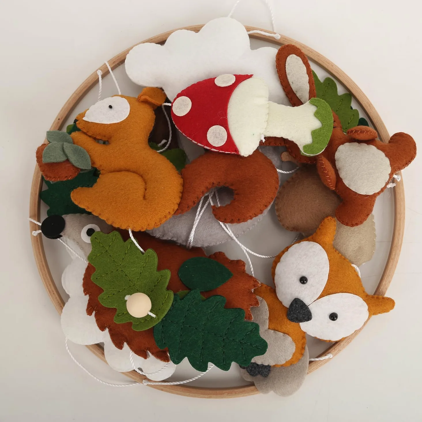 Woodland Mobile per culla – Una giostrina colorata neutra ad alto contrasto per culla con creature del bosco