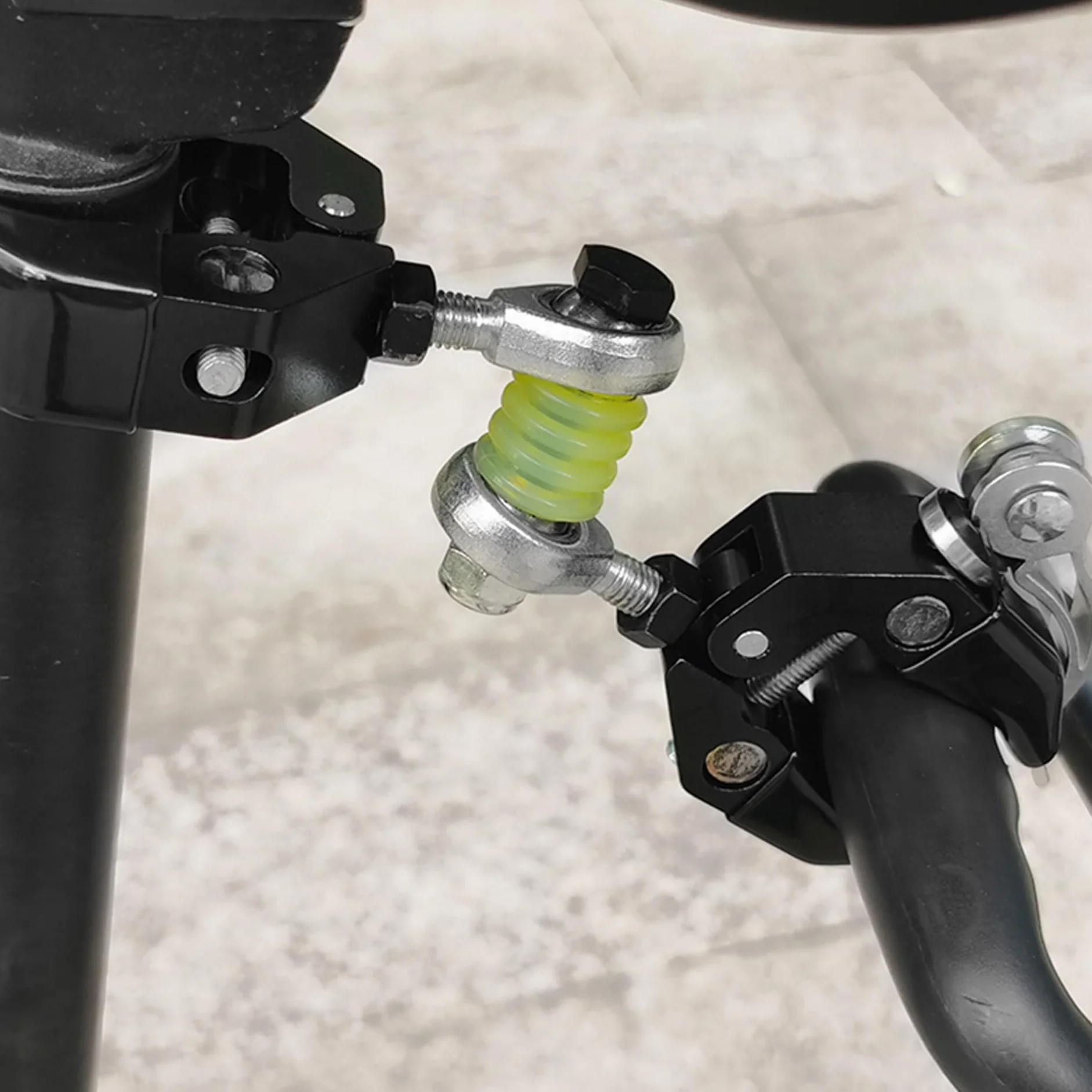 Mimoke Morsetto per portapacchi per bicicletta, 10 – 45 mm, robusto morsetto per il fissaggio di maniglie per carrello della spesa, trolley e bagagli, con rivestimento protettivo, tenuta sicura per il